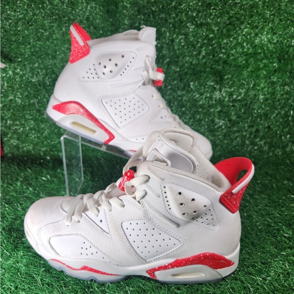 Size- Jordan 6 Retro Red Oreo 2022 CT8529-162 Sz 7 Men OrWomen